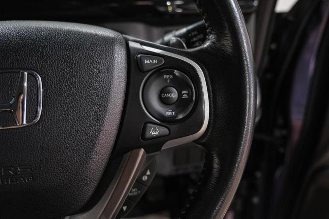 Honda Stepwgn V с пробегом 2015 года, цена 1 799 000 рублей, 132723 км, минивэн, Автокод Объявления