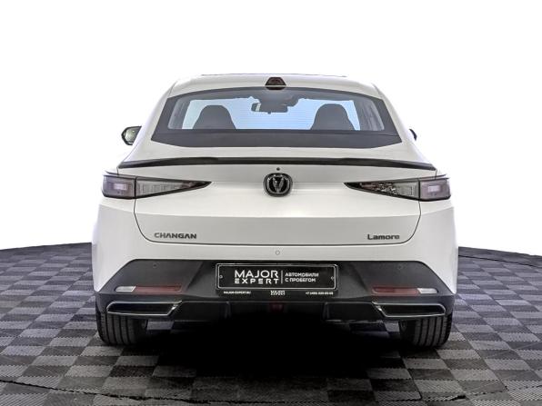Changan Lamore с пробегом 2024 года, цена 2 319 000 рублей, 178 км, седан, Автокод Объявления
