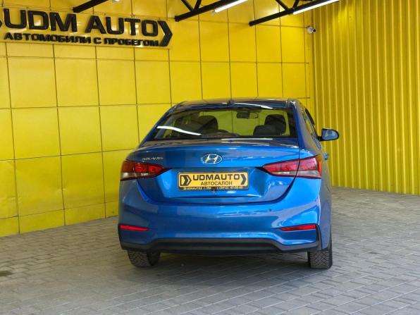 Hyundai Solaris II с пробегом 2017 года, цена 890 000 рублей, 104000 км, седан, Автокод Объявления