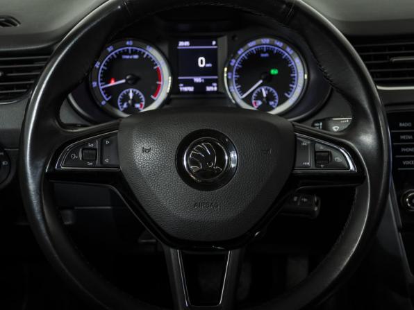 Skoda Octavia III (A7) Рестайлинг с пробегом 2019 года, цена 2 200 000 рублей, 100000 км, лифтбек, Автокод Объявления