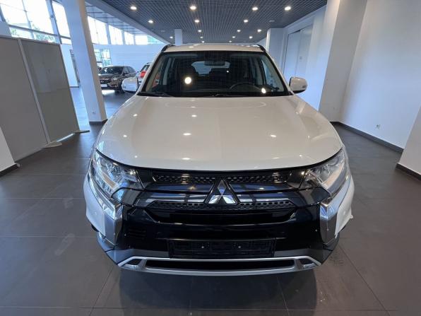 Mitsubishi Outlander III Рестайлинг 3 с пробегом 2022 года, цена 2 990 000 рублей, 46782 км, внедорожник, Автокод Объявления