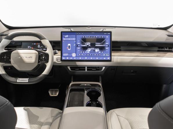 JETOUR DASHING I с пробегом 2024 года, цена 2 292 800 рублей, 14192 км, внедорожник, Автокод Объявления