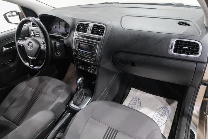 Volkswagen Polo V Рестайлинг с пробегом 2016 года, цена 1 179 000 рублей, 126800 км, седан, Автокод Объявления
