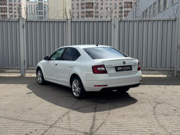 Skoda Octavia III (A7) с пробегом 2017 года, цена 1 599 000 рублей, 195054 км, лифтбек, Автокод Объявления