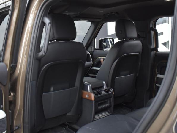 Land Rover Defender II с пробегом 2022 года, цена 5 815 000 рублей, 38943 км, внедорожник, Автокод Объявления