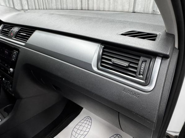 Skoda Rapid I Рестайлинг с пробегом 2018 года, цена 1 390 000 рублей, 134581 км, лифтбек, Автокод Объявления