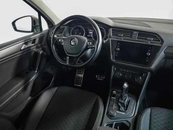 Volkswagen Tiguan II с пробегом 2018 года, цена 1 539 777 рублей, 330609 км, внедорожник, Автокод Объявления