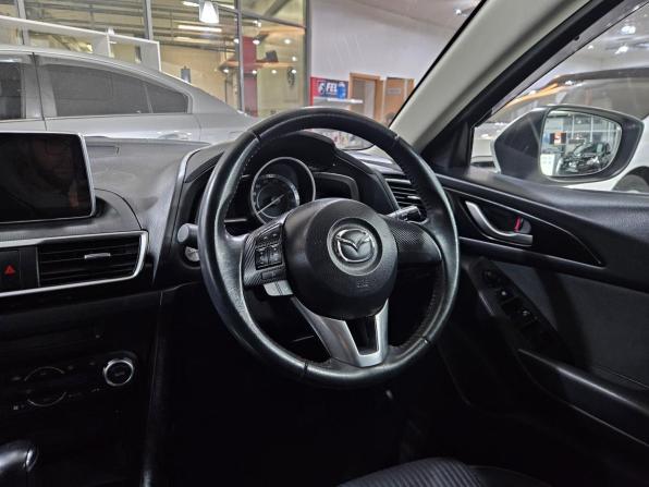 Mazda Axela III с пробегом 2014 года, цена 1 450 000 рублей, 98129 км, седан, Автокод Объявления