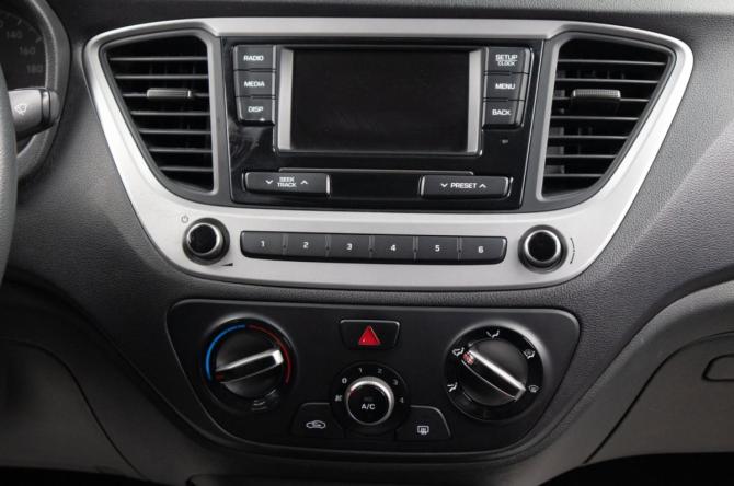 Hyundai Solaris II с пробегом 2018 года, цена 1 100 000 рублей, 214500 км, седан, Автокод Объявления