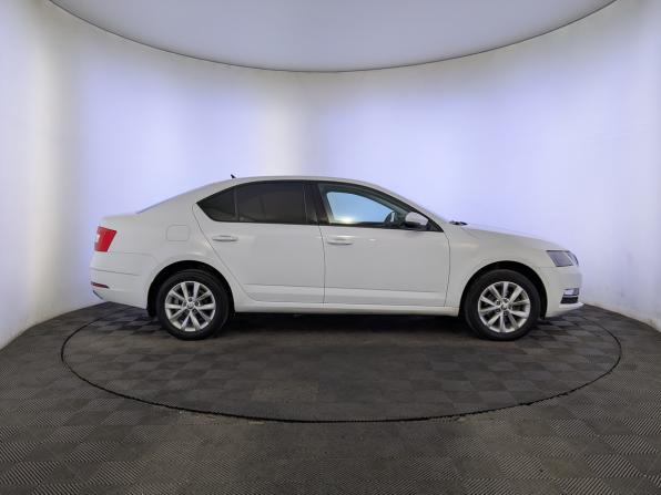 Skoda Octavia III (A7) Рестайлинг с пробегом 2019 года, цена 1 790 000 рублей, 94440 км, лифтбек, Автокод Объявления