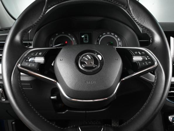 Skoda Rapid II с пробегом 2020 года, цена 1 679 000 рублей, 87277 км, лифтбек, Автокод Объявления