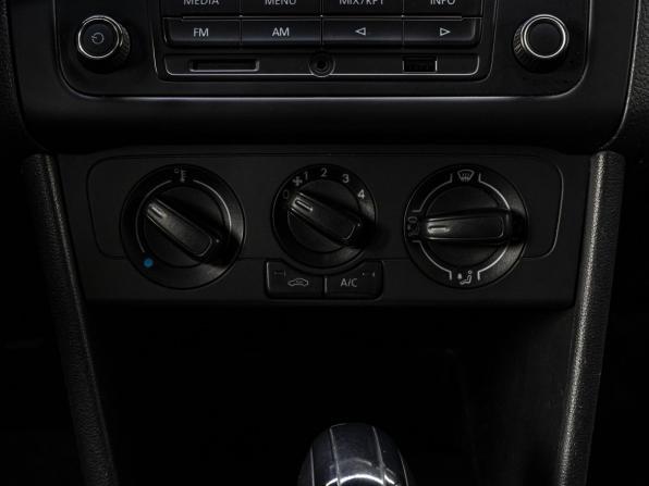Volkswagen Polo V с пробегом 2015 года, цена 990 000 рублей, 114438 км, седан, Автокод Объявления