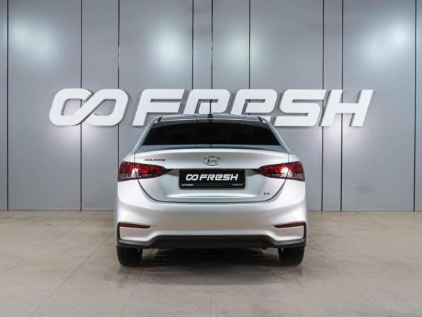 Hyundai Solaris II с пробегом 2017 года, цена 1 339 000 рублей, 135976 км, седан, Автокод Объявления
