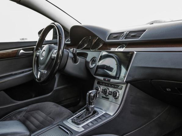 Volkswagen Passat B7 с пробегом 2011 года, цена 968 000 рублей, 287774 км, седан, Автокод Объявления