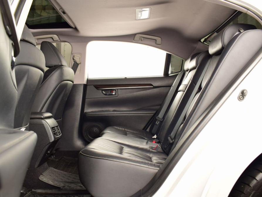 Lexus ES VI Рестайлинг Кемерово  - изображение 16