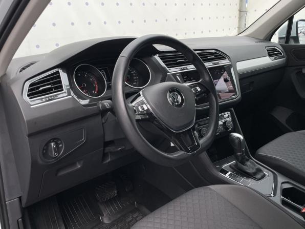 Volkswagen Tiguan II с пробегом 2018 года, цена 2 730 000 рублей, 28147 км, внедорожник, Автокод Объявления