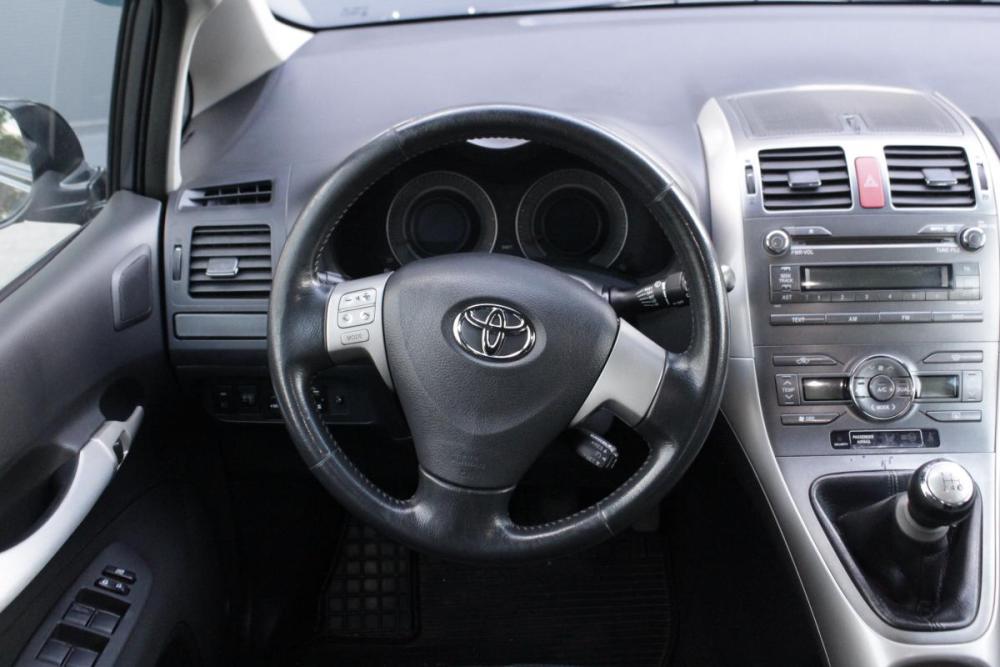Toyota Auris I Брянск  - изображение 7
