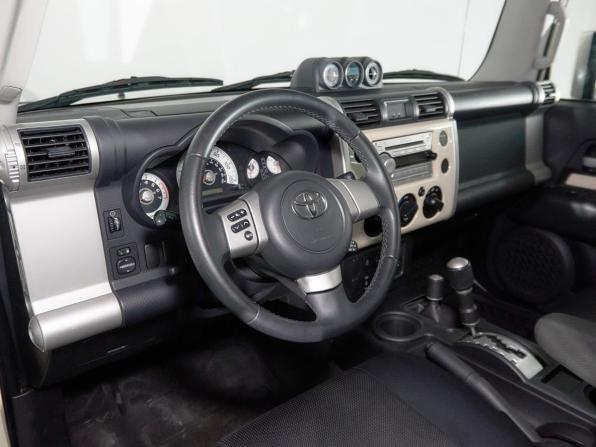 Toyota FJ Cruiser с пробегом 2008 года, цена 2 587 200 рублей, 198000 км, внедорожник, Автокод Объявления