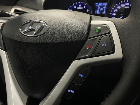 Hyundai Veloster I с пробегом 2012 года, цена 899 000 рублей, 164031 км, хэтчбек, Автокод Объявления