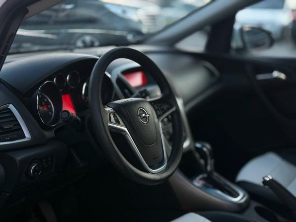 Opel Astra J с пробегом 2012 года, цена 489 000 рублей, 201258 км, хэтчбек, Автокод Объявления