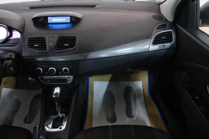 Renault Fluence I Рестайлинг с пробегом 2013 года, цена 699 000 рублей, 267000 км, седан, Автокод Объявления