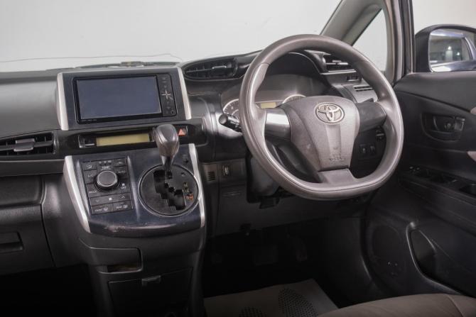 Toyota Wish II с пробегом 2010 года, цена 1 009 000 рублей, 270000 км, минивэн, Автокод Объявления