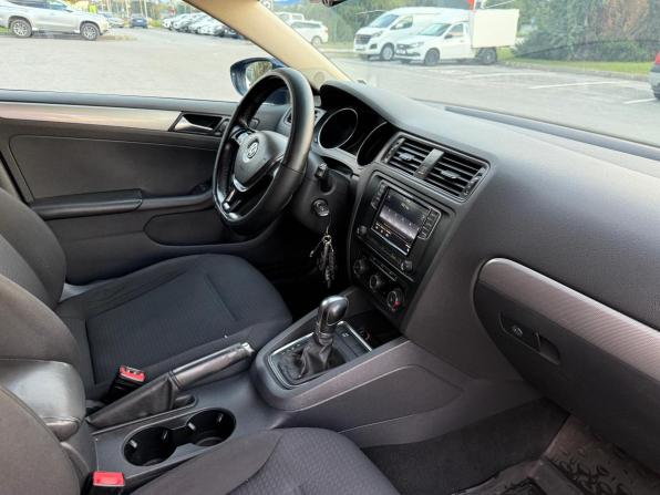 Volkswagen Jetta VI Рестайлинг с пробегом 2014 года, цена 890 000 рублей, 244500 км, седан, Автокод Объявления