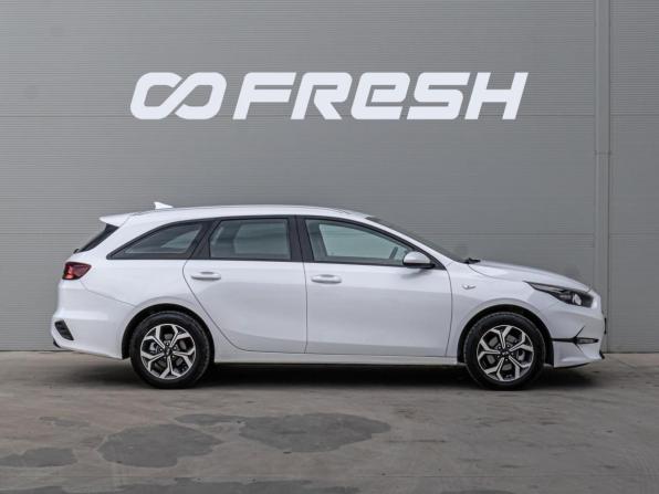 Kia Ceed III Рестайлинг с пробегом 2022 года, цена 2 260 000 рублей, 41418 км, универсал, Автокод Объявления