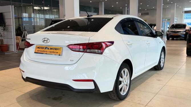 Hyundai Solaris II с пробегом 2017 года, цена 1 080 000 рублей, 181086 км, седан, Автокод Объявления