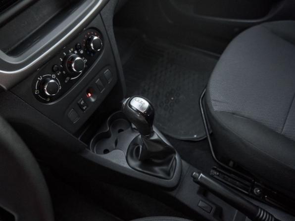 Renault Sandero II Рестайлинг с пробегом 2019 года, цена 1 048 000 рублей, 160086 км, хэтчбек, Автокод Объявления