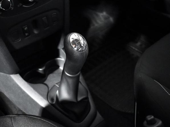 Renault Sandero II с пробегом 2018 года, цена 1 190 000 рублей, 65487 км, хэтчбек, Автокод Объявления