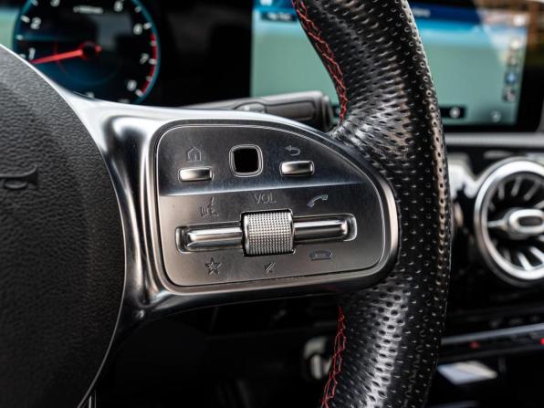Mercedes-Benz CLA II (C118 X118) с пробегом 2019 года, цена 2 865 000 рублей, 104801 км, седан, Автокод Объявления