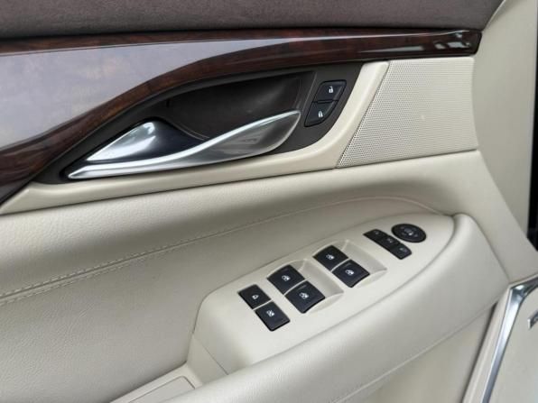 Cadillac Escalade IV с пробегом 2015 года, цена 4 390 000 рублей, 98001 км, внедорожник, Автокод Объявления