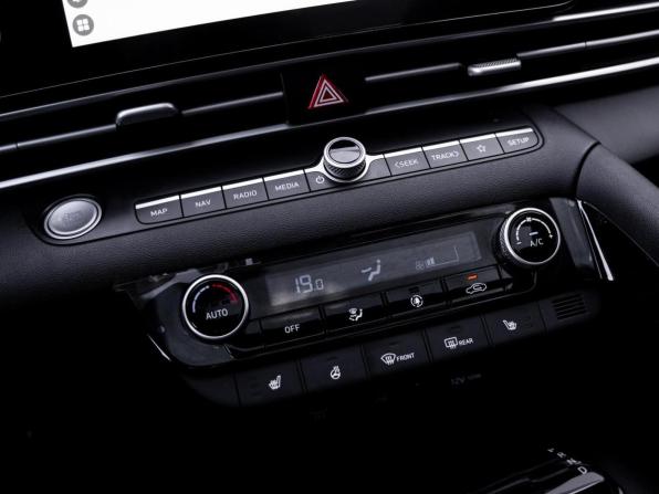 Hyundai Elantra VII (CN7) Рестайлинг с пробегом 2024 года, цена 2 299 000 рублей, 12648 км, седан, Автокод Объявления