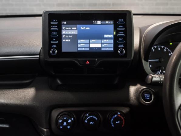 Toyota Yaris IV с пробегом 2020 года, цена 1 300 000 рублей, 93337 км, хэтчбек, Автокод Объявления