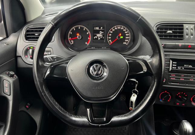 Volkswagen Polo V Рестайлинг с пробегом 2017 года, цена 1 400 000 рублей, 48030 км, седан, Автокод Объявления