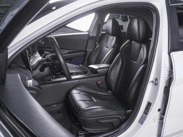 Hyundai Avante VII с пробегом 2020 года, цена 1 660 000 рублей, 137360 км, седан, Автокод Объявления