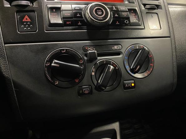Nissan Tiida I Рестайлинг с пробегом 2012 года, цена 909 000 рублей, 177029 км, хэтчбек, Автокод Объявления
