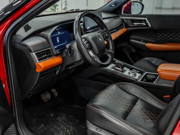 Mitsubishi Outlander IV с пробегом 2023 года, цена 3 946 000 рублей, 30556 км, внедорожник, Автокод Объявления