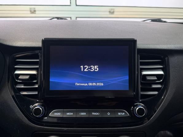 Hyundai Solaris II Рестайлинг с пробегом 2021 года, цена 1 345 000 рублей, 132030 км, седан, Автокод Объявления