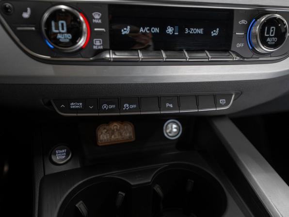 Audi A4 V (B9) Рестайлинг с пробегом 2019 года, цена 2 890 000 рублей, 123227 км, седан, Автокод Объявления