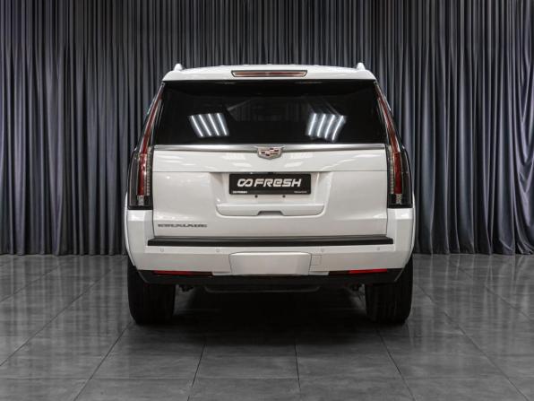 Cadillac Escalade IV с пробегом 2016 года, цена 3 347 000 рублей, 226002 км, внедорожник, Автокод Объявления