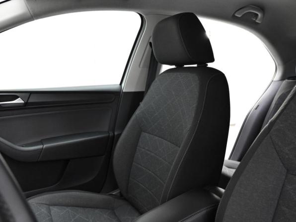 Volkswagen Polo VI с пробегом 2021 года, цена 939 000 рублей, 59787 км, лифтбек, Автокод Объявления