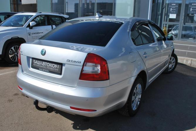 Skoda Octavia II (A5) Рестайлинг с пробегом 2013 года, цена 850 000 рублей, 176100 км, лифтбек, Автокод Объявления