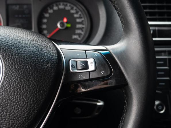Volkswagen Polo V Рестайлинг с пробегом 2017 года, цена 1 160 000 рублей, 135260 км, седан, Автокод Объявления