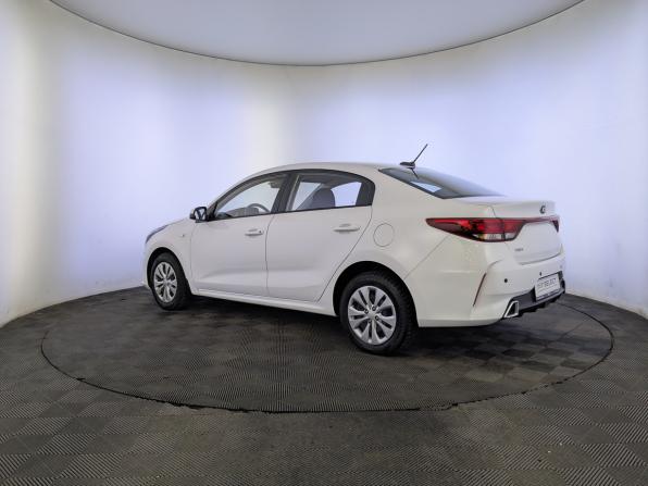 Kia Rio IV Рестайлинг с пробегом 2021 года, цена 1 750 000 рублей, 33599 км, седан, Автокод Объявления