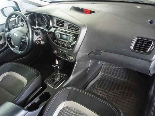 Kia Ceed II с пробегом 2013 года, цена 1 060 000 рублей, 220000 км, универсал, Автокод Объявления