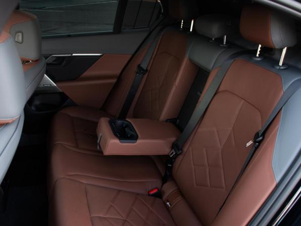 BMW 5 серии VIII (G60/G61/G68) с пробегом 2024 года, цена 7 650 000 рублей, 21184 км, седан, Автокод Объявления