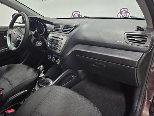 Kia Rio III Рестайлинг с пробегом 2017 года, цена 932 000 рублей, 162672 км, седан, Автокод Объявления