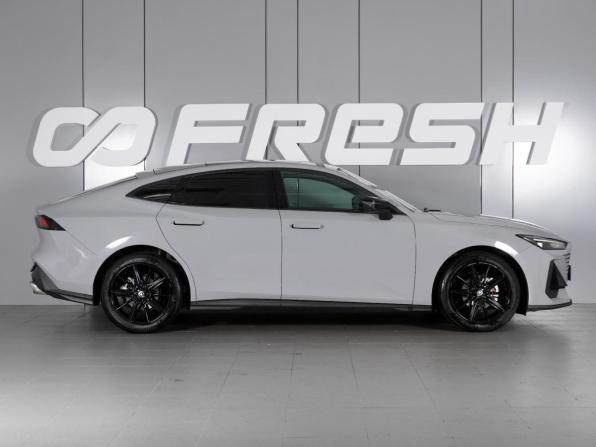 Changan UNI-V I с пробегом 2022 года, цена 2 149 000 рублей, 37098 км, лифтбек, Автокод Объявления